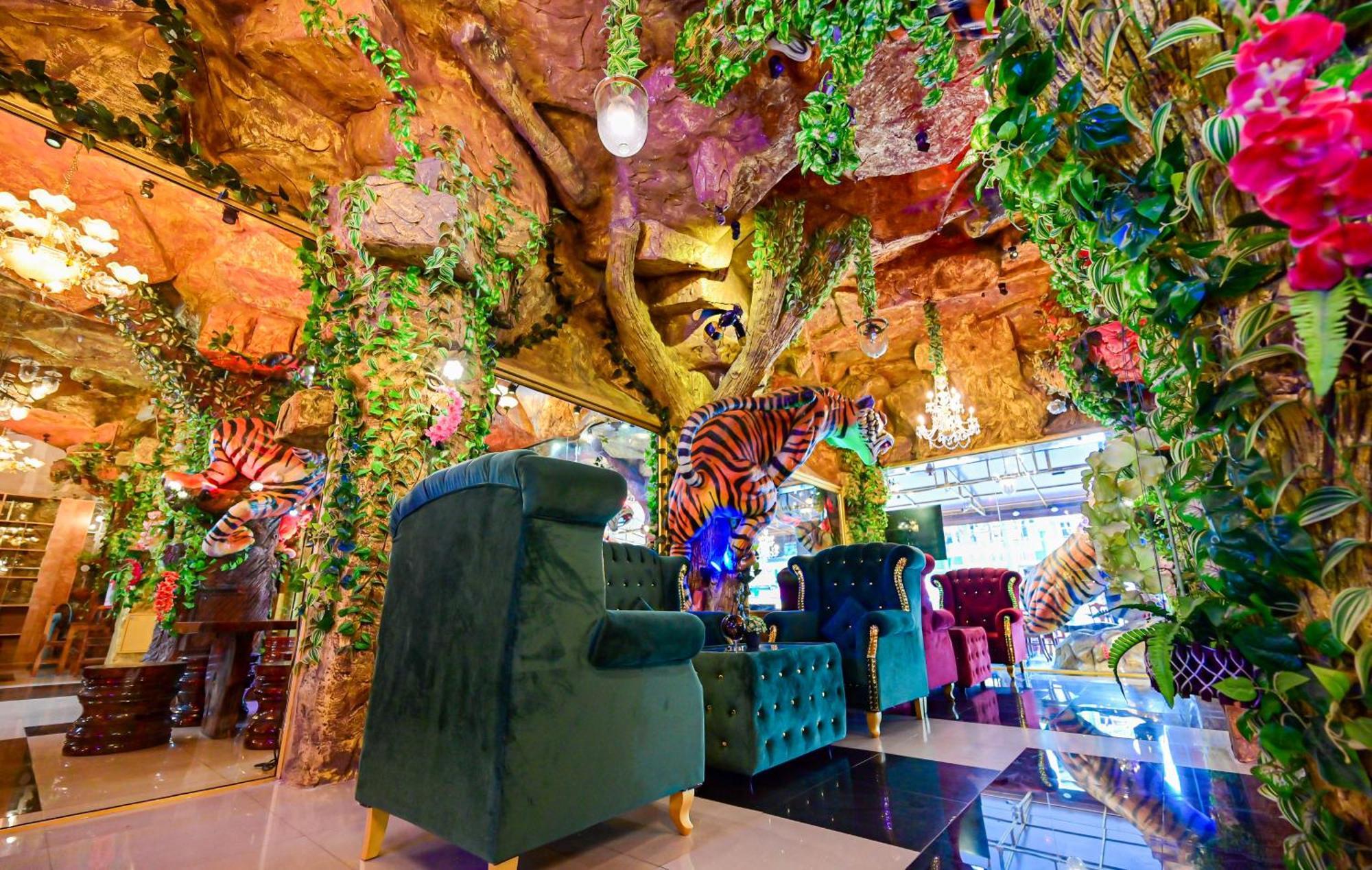 Tiger Complex Hotel Patong Exteriör bild