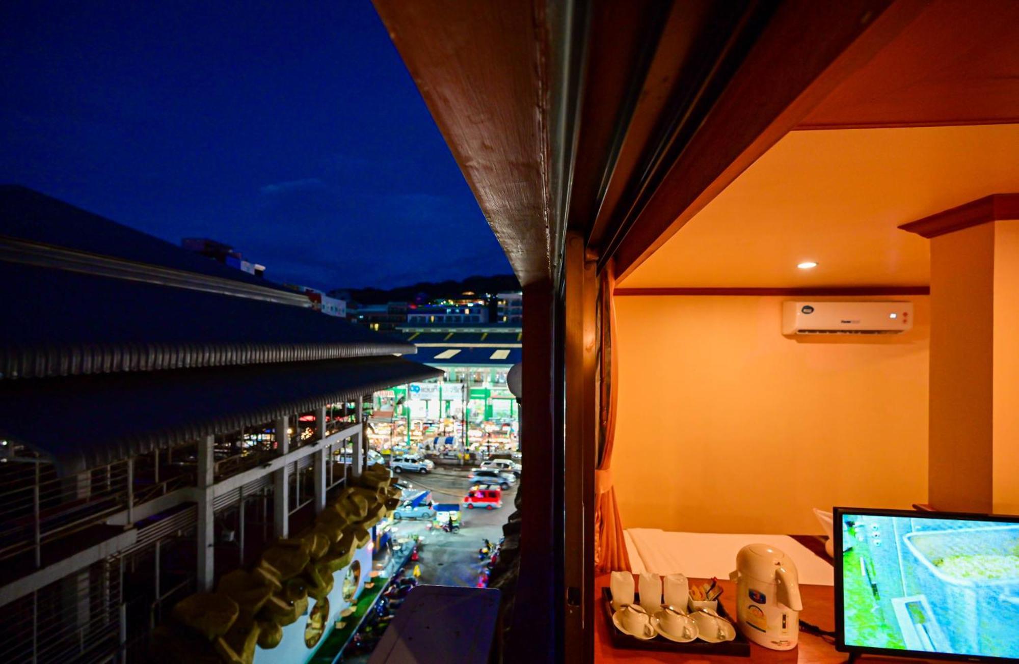 Tiger Complex Hotel Patong Exteriör bild