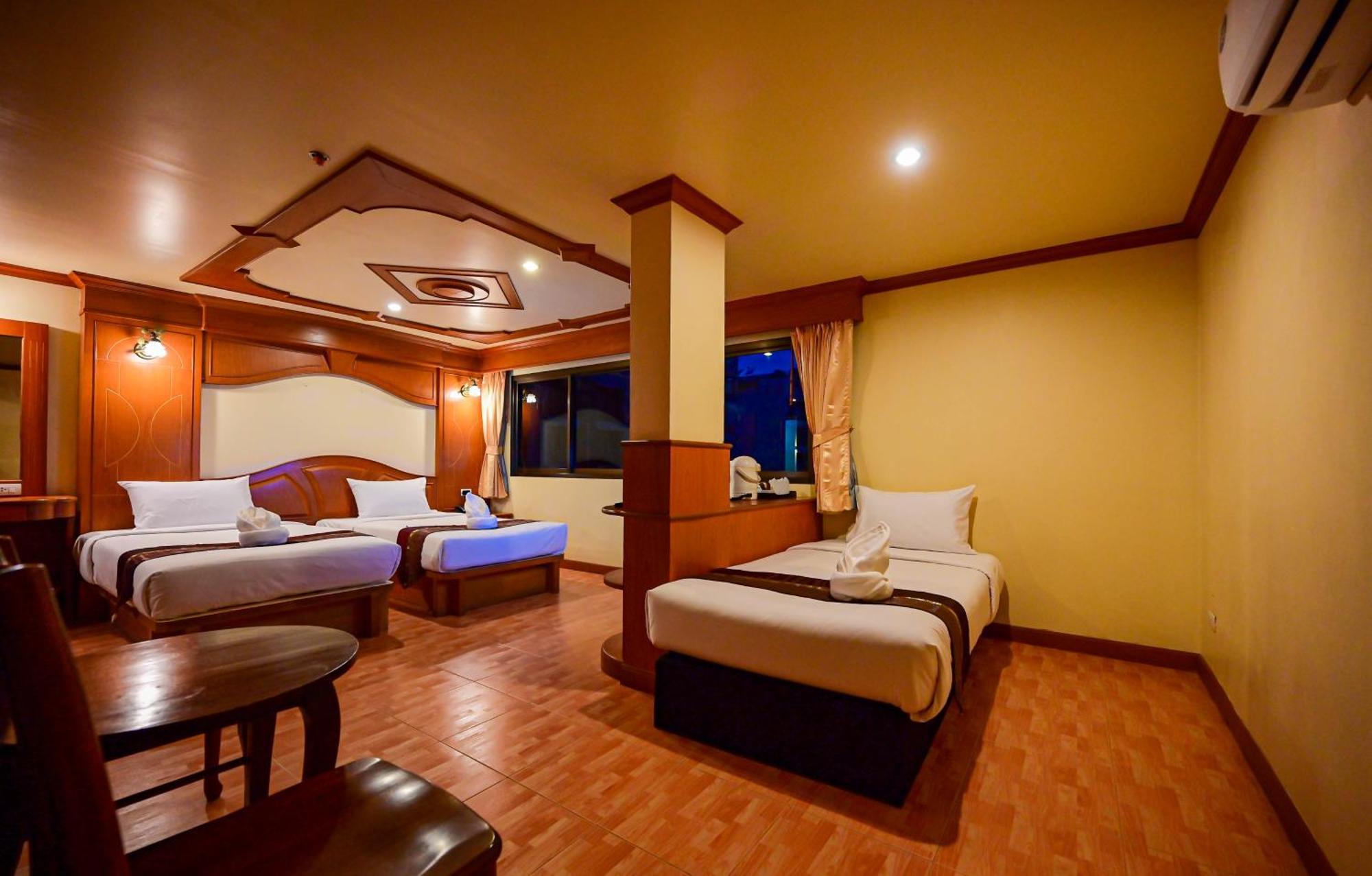 Tiger Complex Hotel Patong Exteriör bild