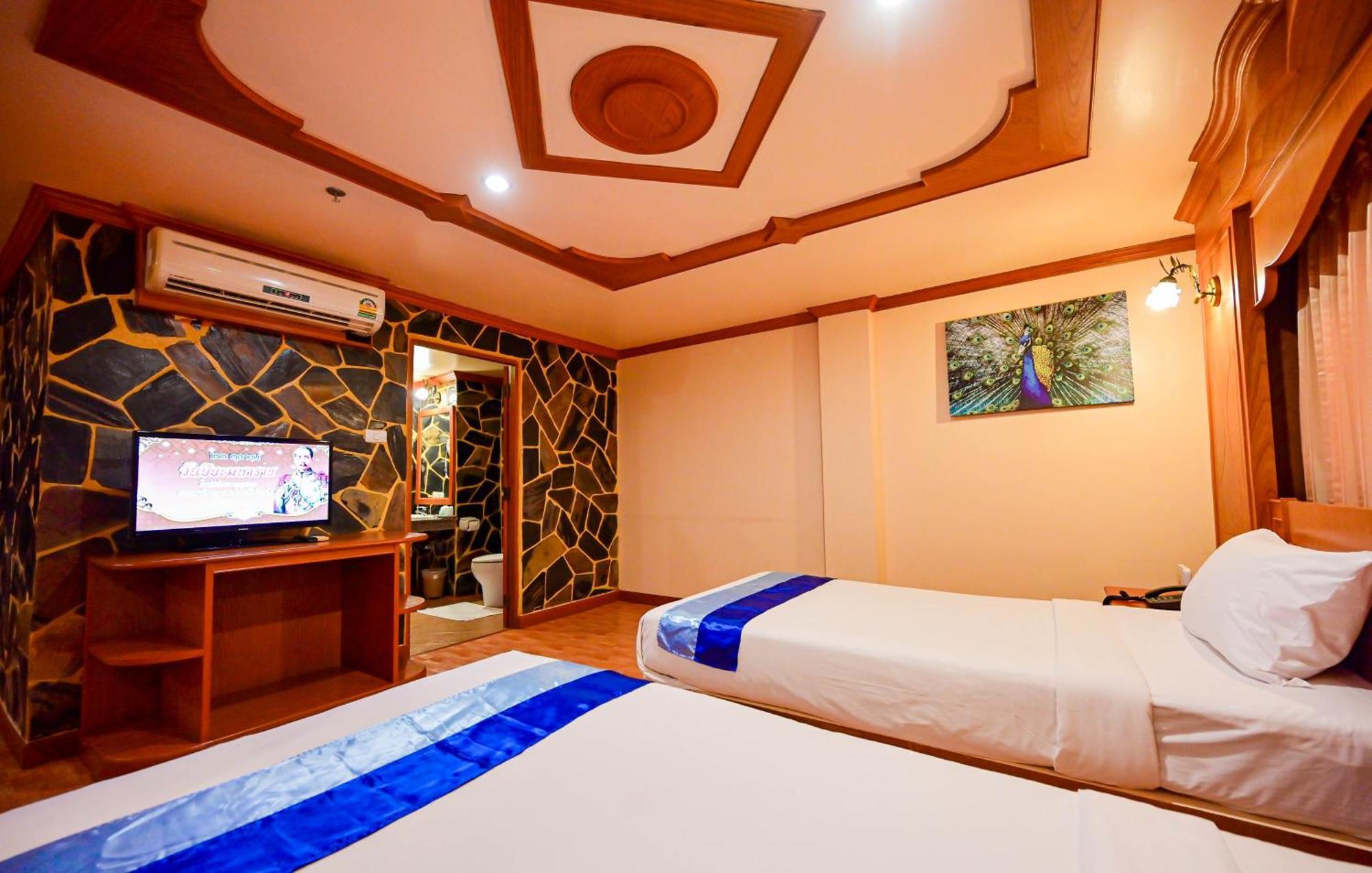 Tiger Complex Hotel Patong Exteriör bild