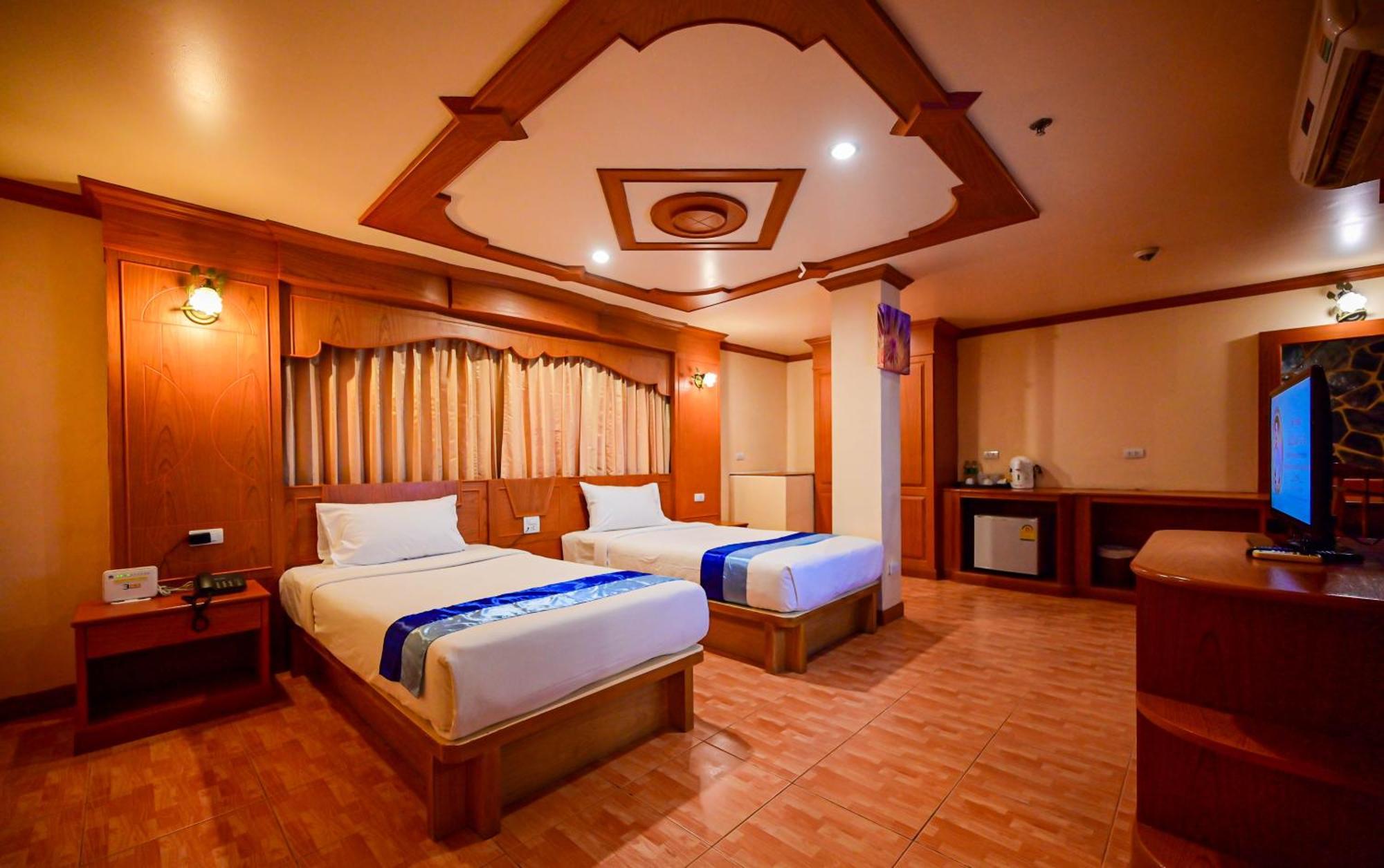 Tiger Complex Hotel Patong Exteriör bild