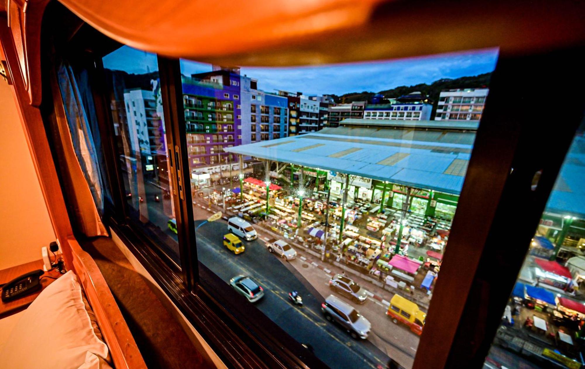Tiger Complex Hotel Patong Exteriör bild